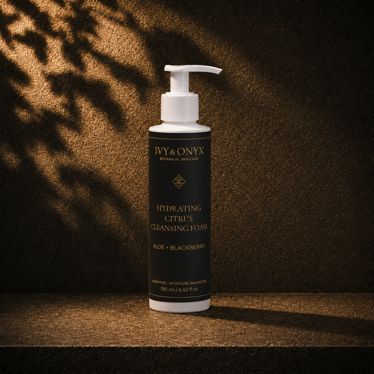 Espuma Limpiadora Radiante e Hidratante con Aloe + Mora, 190 ml / 6.42 fl oz